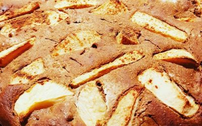 Czekoladowe ciasto z jabłkami