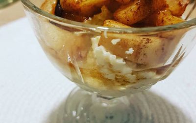 Budyń jaglany z gruszką w miodzie