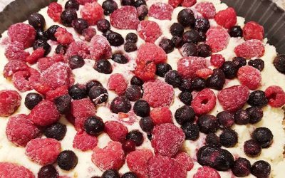 Jaglana tarta z owocami