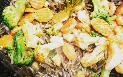 Makaron gryczany z krewtkami