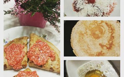 Naleśniki kasztanowe z musem truskawkowo-kokosowym